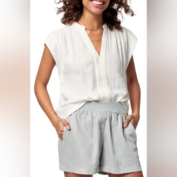 Faherty Tops - Faherty Lucia Organic Cotton Gauze Top V Neck White Size Medium summer